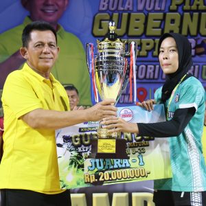Gubernur Ansar Menutup Turnamen Bola Voli Gubernur Cup Zona Natuna