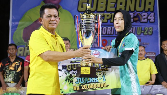 Gubernur Ansar Menutup Turnamen Bola Voli Gubernur Cup Zona Natuna