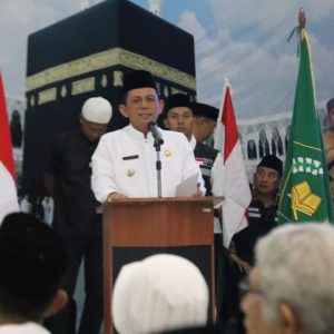 Gubernur Ansar Lepas 487 Jemaah Calon Haji Kloter 1 Embarkasi Batam