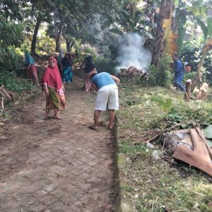 Masyarakat Tanjungpinang Giat Goro Untuk Kebersihan Lingkungan