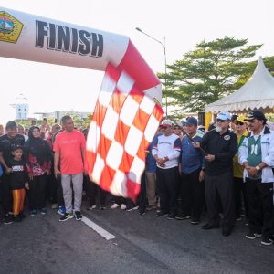 Lepas Peserta Funwalk Hari Marwah Kepri, Ansar Ajak Jadikan Pengingat Perjuangan