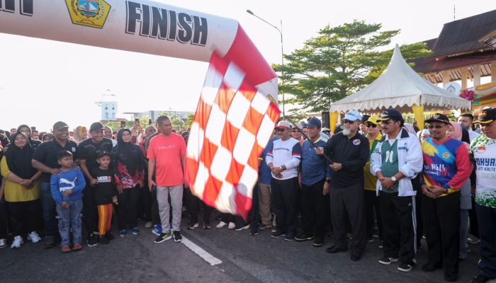 Lepas Peserta Funwalk Hari Marwah Kepri, Ansar Ajak Jadikan Pengingat Perjuangan