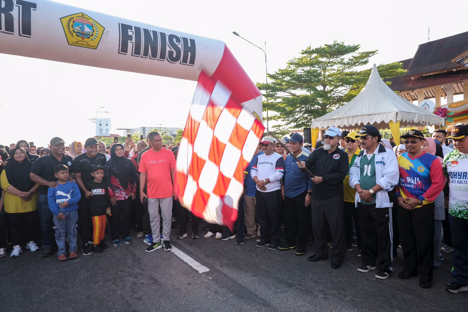 Lepas Peserta Funwalk Hari Marwah Kepri, Ansar Ajak Jadikan Pengingat Perjuangan