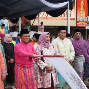 Gubernur Ansar Lepas Puluhan Ribu Peserta Pawai Ta’aruf MTQH Ke-X Provinsi Kepri