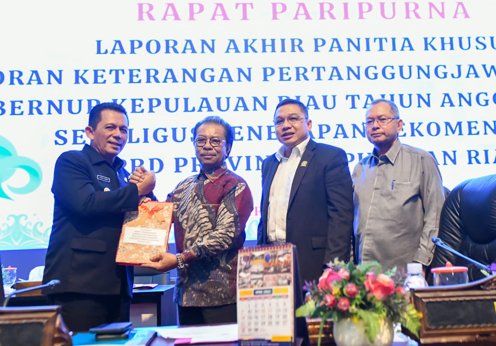 Rapat Paripurna DPRD Kepri, Gubernur Ansar Sampaikan Dua Ranperda  