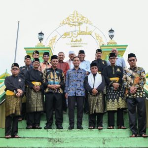 Gubernur Ansar Dan Menteri Besar Johor Jelajahi Keindahan dan Sejarah Pulau Penyengat