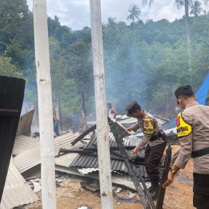 Kantor PT. Kisna Jaya Anambas Terbakar, Diawali Munculnya Api Dari Meteran Listrik  