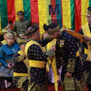 Panglima TNI Terima Anugerah Gelar Adat Dato’ Seri Satria Bijaya Negara dari LAM Kepri