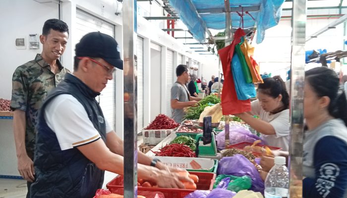 Pasar Encik Puan Perak Tanjungpinang Ramai Dikunjungi Warga Berbelanja Pakai Kupon 