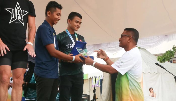 Personel Lanud RHF Tanjungpinang Sabet 2 Juara Kategori Olympic Team Relay Bintan Triathlon 2024