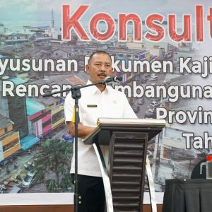 Sekdaprov Adi Buka Konsultasi Publik II KLHS RPJPD Kepri Tahun 2025-2045