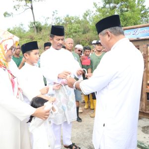 Idul Adha, Marlin Sekeluarga Serahkan 6 Sapi Kurban Di Masjid Sultan Mahmud Riayat Syah
