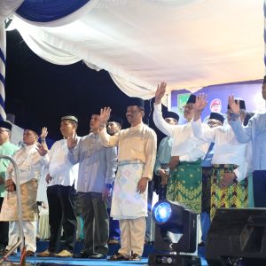 Ribuan Masyarakat Saksikan Pawai Takbir Idul Adha 1445 H di Kota Batam