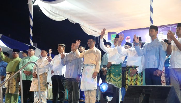Ribuan Masyarakat Saksikan Pawai Takbir Idul Adha 1445 H di Kota Batam