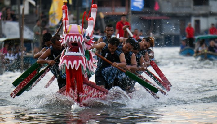 Tradisi Lomba Perahu Naga Daya Tarik Andalan Wisata Bahari Tanjungpinang 
