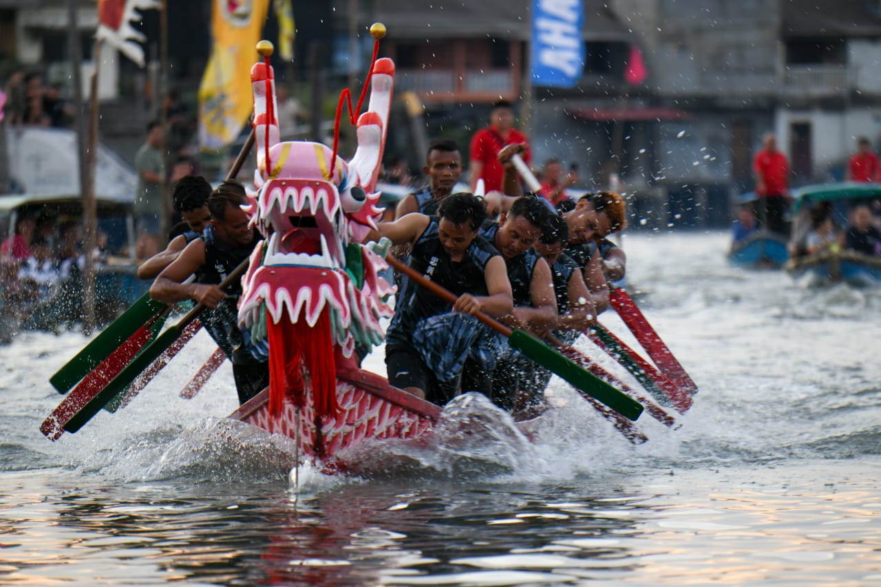 Tradisi Lomba Perahu Naga Daya Tarik Andalan Wisata Bahari Tanjungpinang 