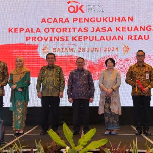 Pengukuhan Kepala OJK Kepri, Ansar Harapkan Kolaborasi OJK, Pemda dan Swasta Terjalin Baik