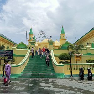 Nikmati Panorama Pulau Penyengat Sembari Berwisata Sejarah dan Religi 