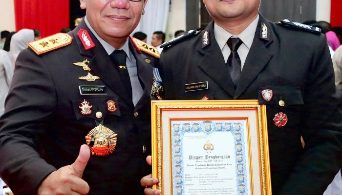 Razia Perut Lapar Terima Penghargaan Kapolda Kepri, Zulham : Penyemangat Kesembuhan Ibunda