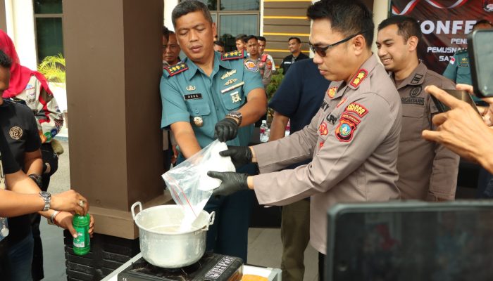 Polres Bintan dan Lanal Bintan Musnahkan Narkoba Jenis Sabu 749,99 Gram