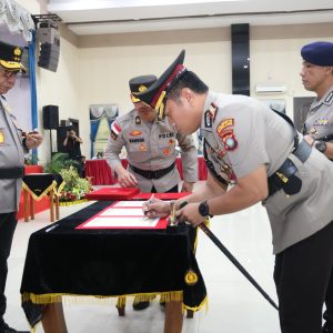 Budi Santosa Gantikan Heribertus Ompusunggu Jabat Kapolresta Tanjungpinang