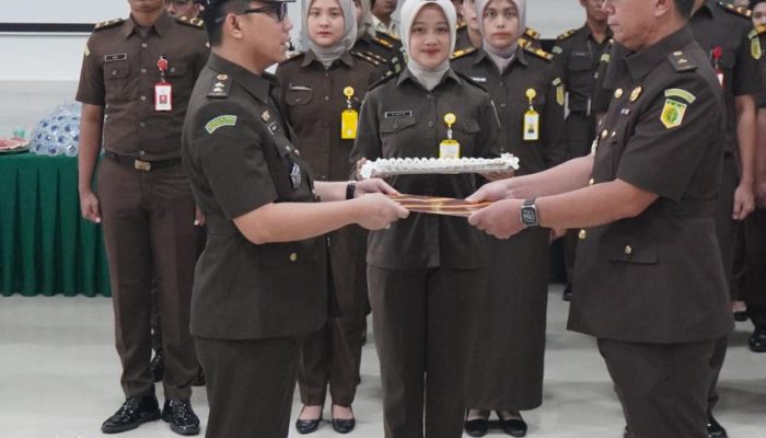 Charles Hutabarat Gantikan Yulius Dasa Jabat Kasi Datun Kejari Tanjungpinang