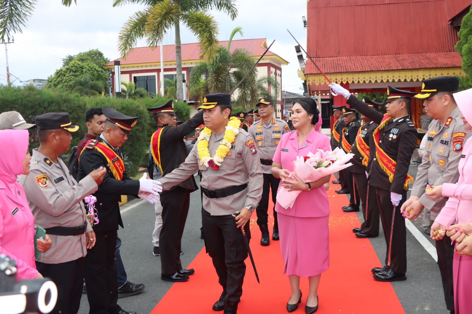 Parewel Dan Welcome Parade Sambut Kedatangan Kapolresta Tanjungpinang 