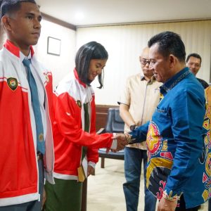 Gubernur Ansar Lepas Dua Paskibraka Nasional Utusan Kepri
