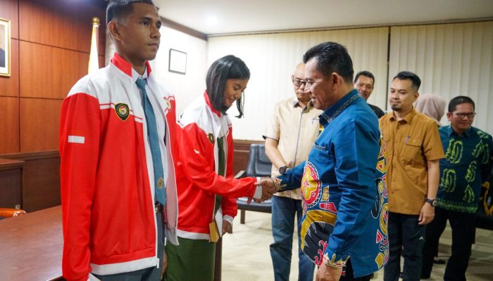 Gubernur Ansar Lepas Dua Paskibraka Nasional Utusan Kepri