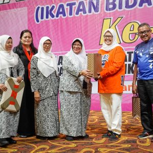 HUT IBI Ke-73, Marlin Agustina : Bidan Ujung Tombak Pemerintah Bangun Kesehatan Ibu dan Anak