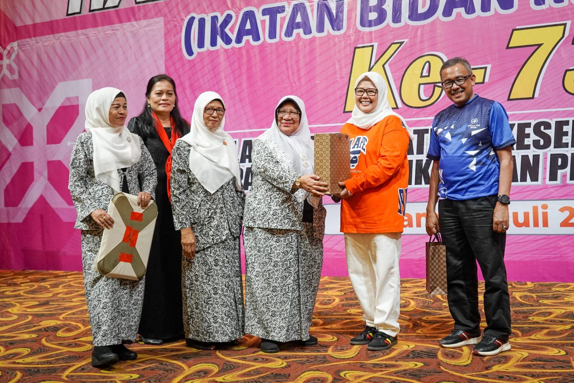 HUT IBI Ke-73, Marlin Agustina : Bidan Ujung Tombak Pemerintah Bangun Kesehatan Ibu dan Anak