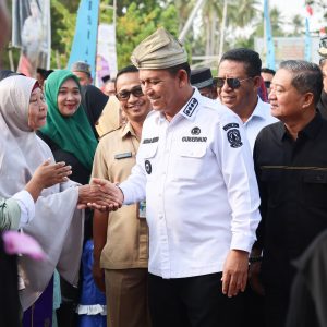 Gubernur Ansar Kunker Ke Lingga, Berikan Bantuan di Desa Benan Rp1,12 Miliar