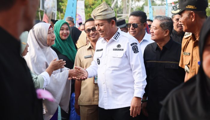 Gubernur Ansar Kunker Ke Lingga, Berikan Bantuan di Desa Benan Rp1,12 Miliar