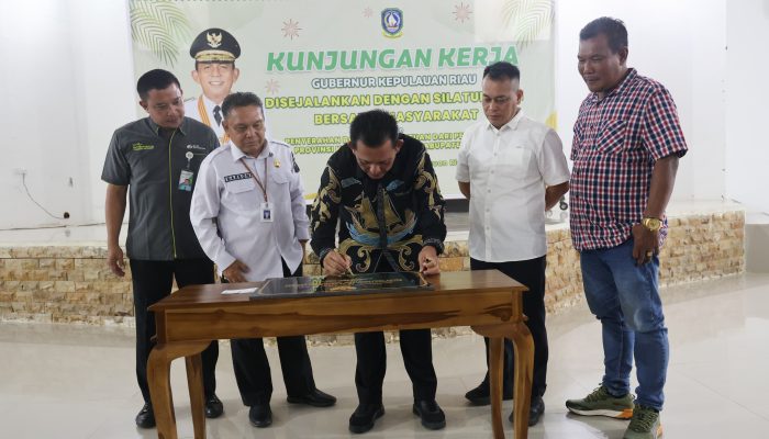 Giliran Masyarakat Desa Kerandin Lingga Terima Bantuan Gubernur Ansar Rp3,99 Miliar 