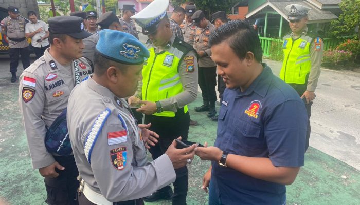 Cegah Personel Terlibat Judi Online, Polsek Jemaja Periksa HP Anggota Secara Acak