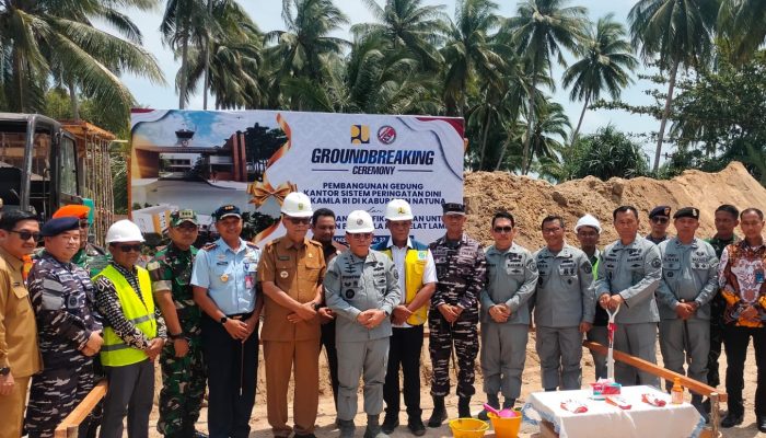 Pemkab Natuna Serahkan Sertifikat Lahan Untuk Pangkalan Bakamla RI Di Selat Lampa