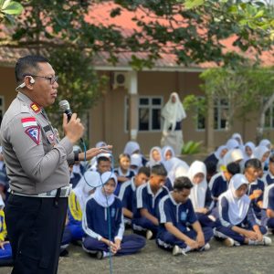Satlantas Polres Bintan Sosialisasi Tertib Berlalu Lintas di SMAN 1 Teluk Bintan