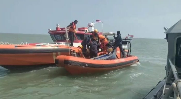 Penjaga Mercusuar Tanjungpinang Ditemukan Telungkup di Perairan Selat Los Pulau Terkulai