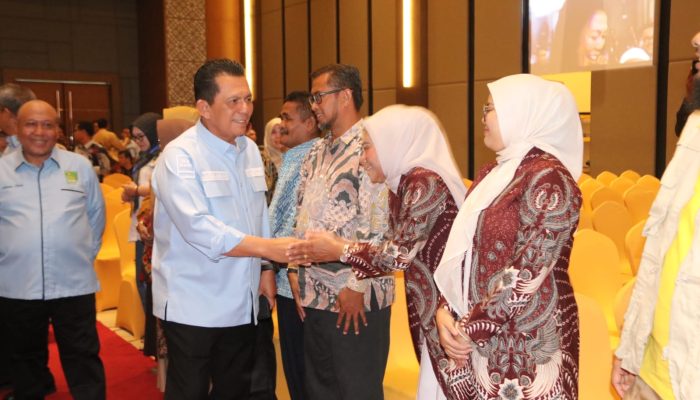 Gubernur Ansar Hadiri Rakerpus III dan Silatnas IKA UNRI Tahun 2024 di Batam 