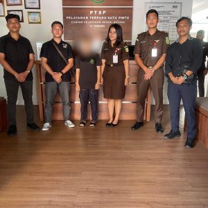 Satreskrim Polres Anambas Serahkan Tersangka dan BB Pembunuhan Bayi Kandung