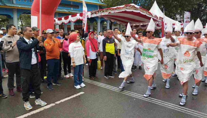 Hujan Tak Jadi Halangan Gerak Jalan 17 Km, 225 Regu Antusias Ikuti Perlombaan 