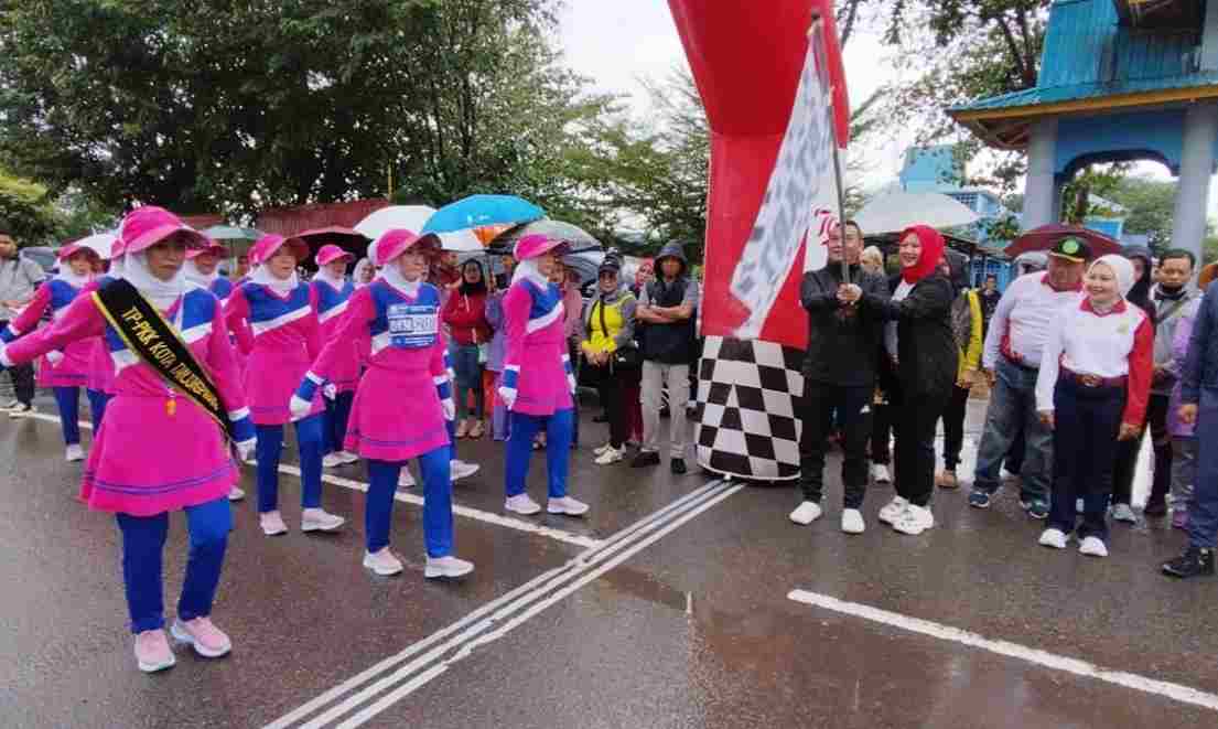 Meski Hujan, 121 Peserta Antusias Ikuti Lomba Gerak Jalan Proklamasi 8 Km 