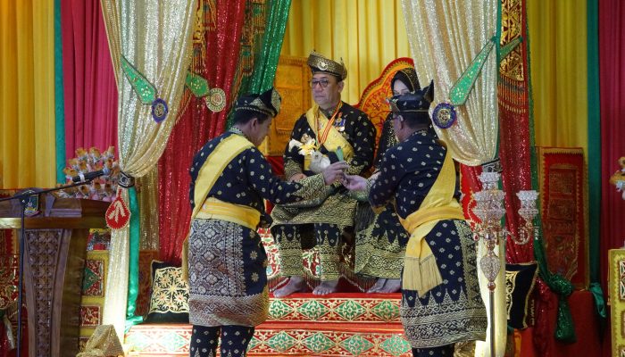 LAM Kepri Anugerahi Kapolda Kepri Gelar Adat Datok Sri Indera Pahlawan