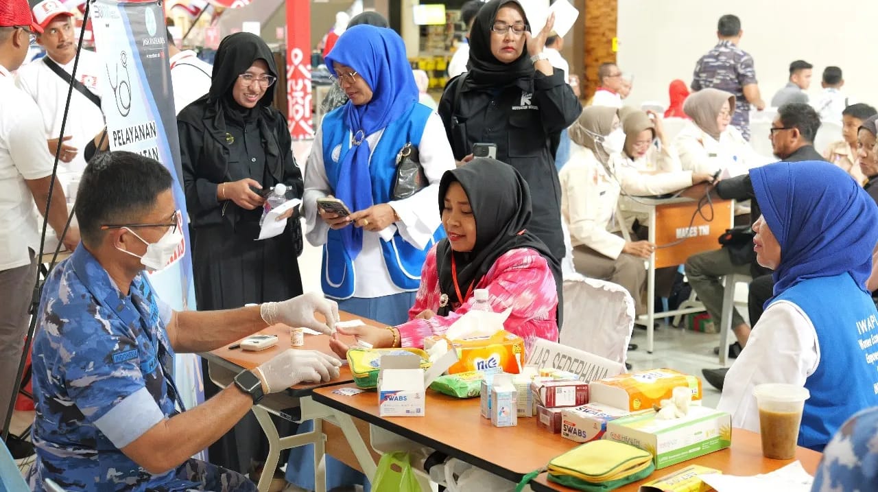 Peringati HUT Wara Ke-61, Lanud RHF Gandeng BPW KKSS Kepri Gelar Bakti Sosial