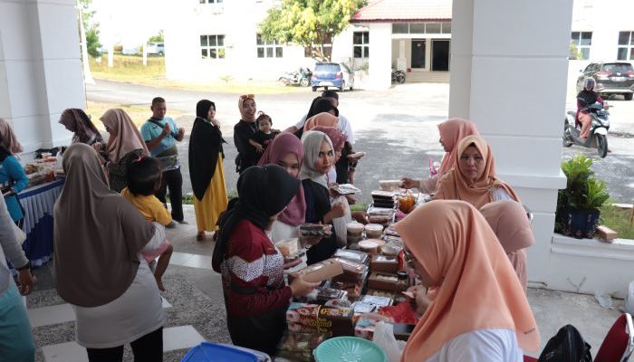 Dorong Perempuan Terus Berdaya di Era Digital, DWP Diskominfo Natuna Gelar Bazar UMKM