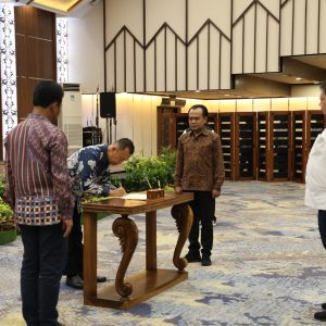 Menko Airlangga Lantik Dr. Alexander Zulkarnain Jadi Anggota Bidang Administrasi dan Keuangan BP Batam