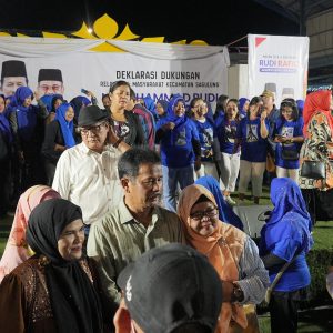 Ribuan Relawan dan Masyarakat Hadiri Deklarasi Rudi-Rafiq di SP Plaza Sagulung