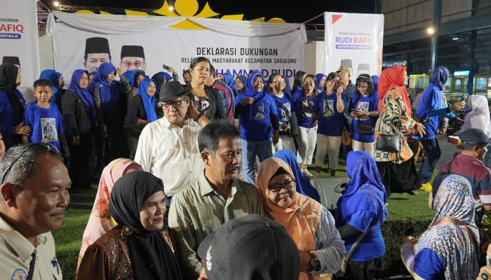 Ribuan Relawan dan Masyarakat Hadiri Deklarasi Rudi-Rafiq di SP Plaza Sagulung