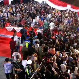 Masyarakat Tumpah Ruah Saksikan Konser Gebyar Merah Putih di Pelataran Tugu Sirih Tanjungpinang
