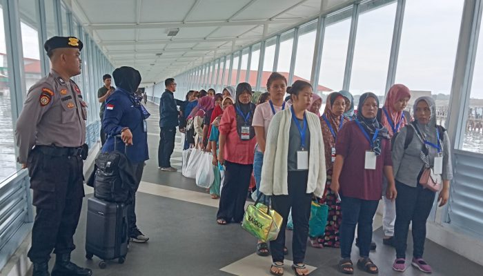 Dokumen Tidak Lengkap, 118 TKI Deportasi Malaysia Tiba di Pelabuhan SBP